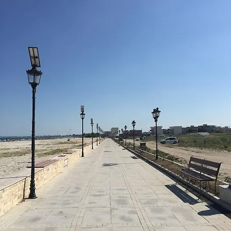 Isabela Summer Mamaia